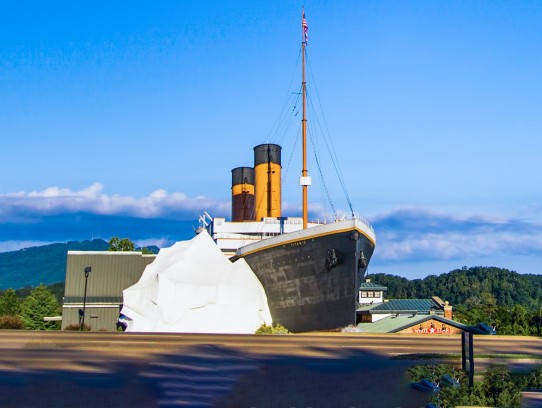  Discover the Wonders of the Titanic Museum Attraction on Parkway in Pigeon Forge, Tennessee