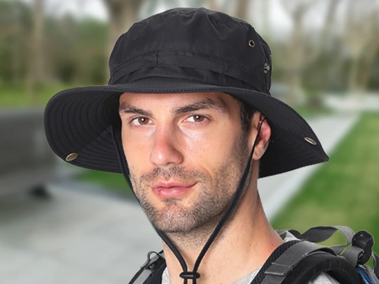  "The Ultimate Travel Hat Clip: Your Essential Companion for Adventurous Journeys"